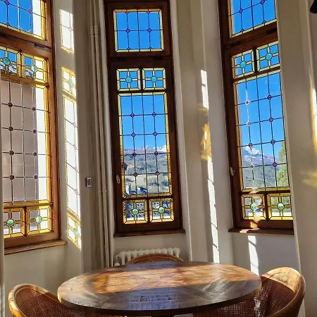 De Standing Au Chateau Avec Jardin Privatif - Fr-1-165b-18