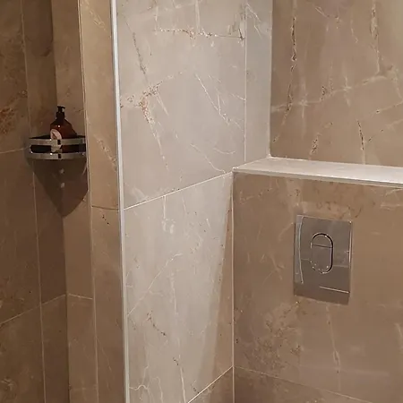 Lägenhet De Standing Au Chateau Avec Jardin Privatif - Fr-1-165b-18 *